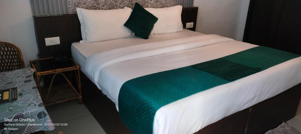 Hotel Devoy Inn By Namastexplorer Tapovan Rishīkesh Buitenkant foto